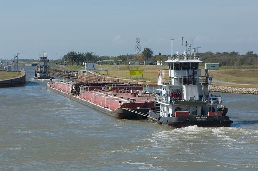 giww-tug-colo-locks